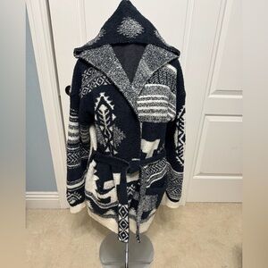 Barefoot Dreams Navy and Cream Patterned Cardigan